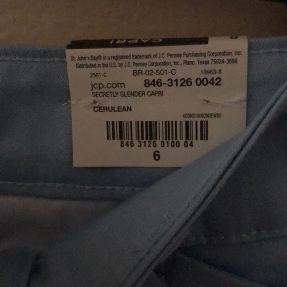 St. John's Bay Classic Stretch Fabric capri - Picture 3 of 4